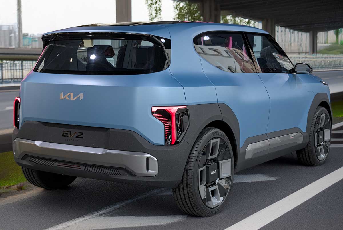 Kia EV2 set bagfra med bagklap og EV2-logo